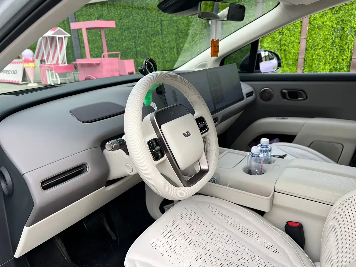 Li Auto Li i8 2025 Standard Edition — Фото автомобиля 9