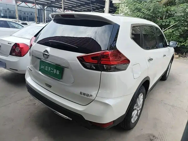 Nissan X-Trail — Фото автомобиля 6