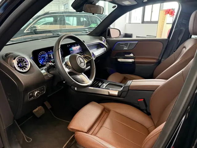 Mercedes-Benz EQB — Фото автомобиля 14