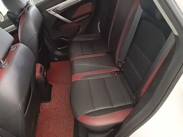 Geely Binyue — Фото автомобиля 16