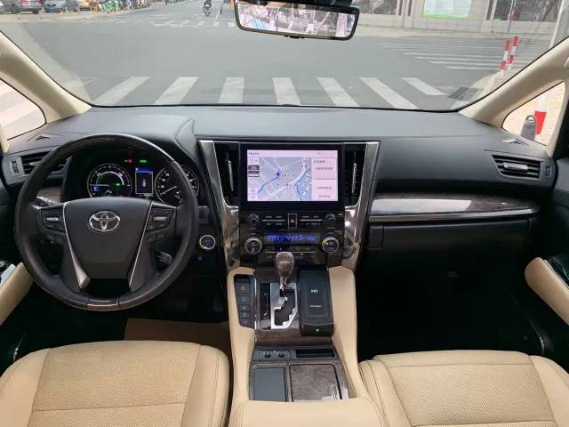 Toyota Alphard — Фото автомобиля 5