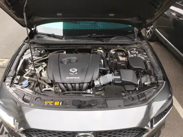 Mazda Axela — Фото автомобиля 15