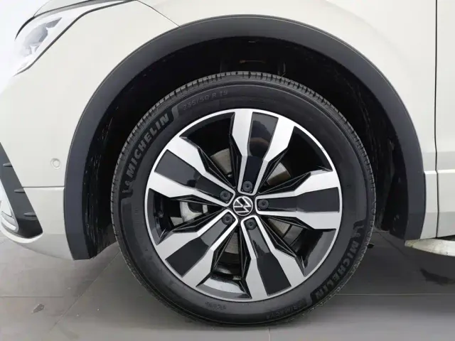 Volkswagen Tiguan L — Фото автомобиля 17