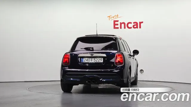MINI Cooper — Фото автомобиля 4