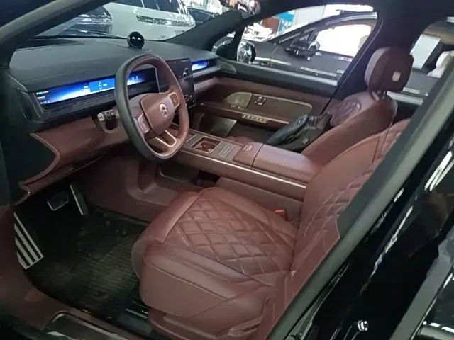 NIO NIO ES8 2025 Base Model — Фото автомобиля 14