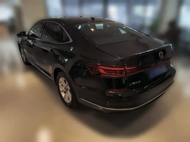 Volkswagen Passat — Фото автомобиля 6