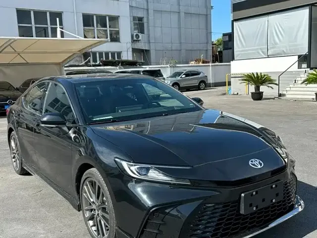 Toyota Camry — Фото автомобиля 2