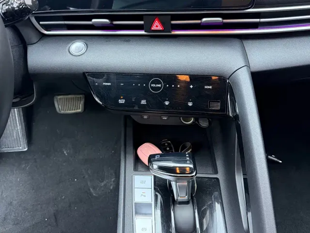 Hyundai Elantra — Фото автомобиля 12