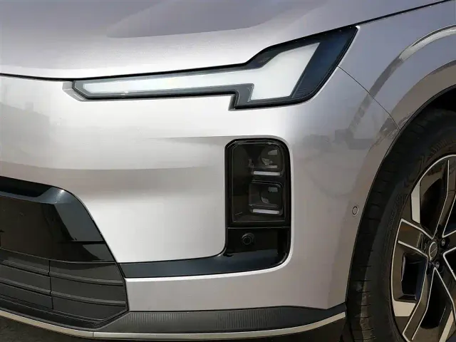 Volvo XC70 Plug-in Hybrid — Фото автомобиля 14