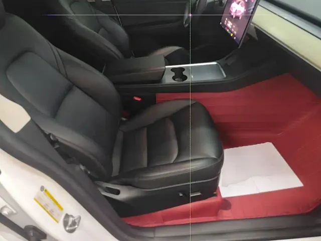 Tesla Model Y — Фото автомобиля 24