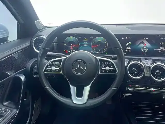 Mercedes-Benz A-Class — Фото автомобиля 11