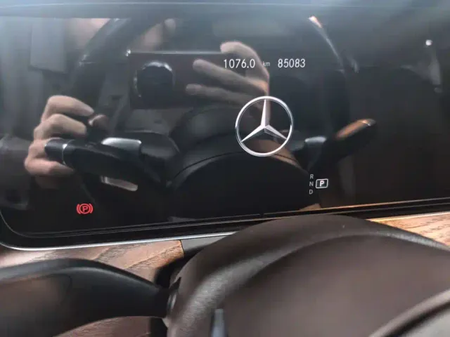 Mercedes-Benz E-Class — Фото автомобиля 12