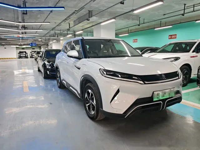 BYD Yuan UP — Фото автомобиля 3