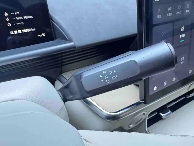 Toyota BoZhi 3X — Фото автомобиля 15