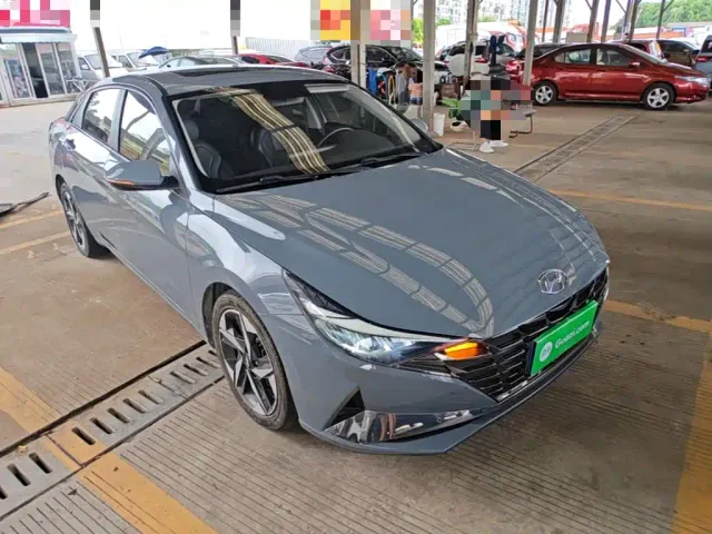 Hyundai Elantra — Фото автомобиля 3