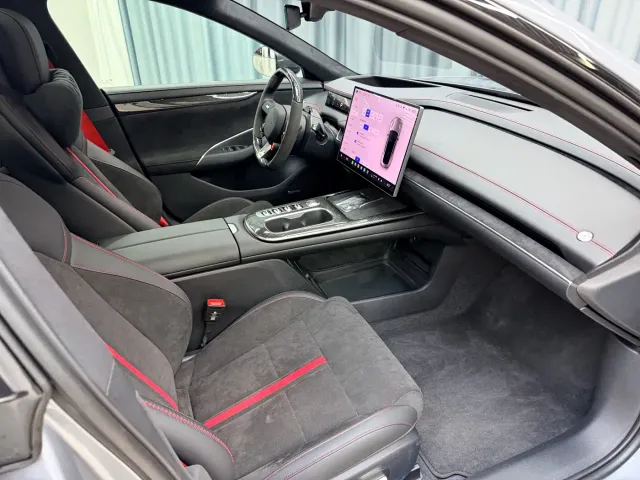 Xiaomi SU7 Ultra — Фото автомобиля 19