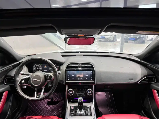 Jaguar XEL — Фото автомобиля 6