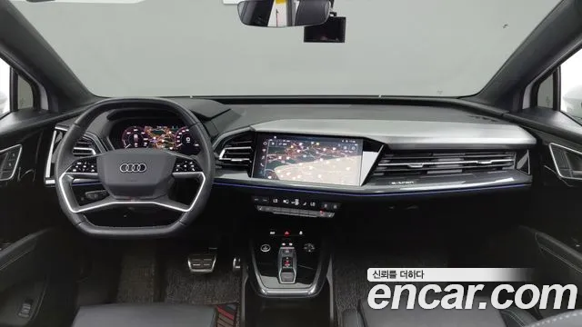 Audi Q4 e-tron F4 — Фото автомобиля 5