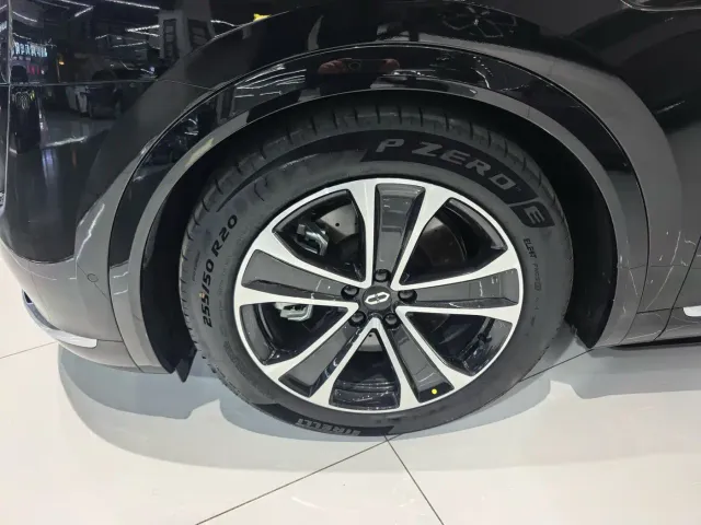 Aito M7 — Фото автомобиля 17