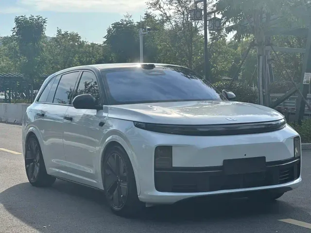 Li Auto L7 — Фото автомобиля 4
