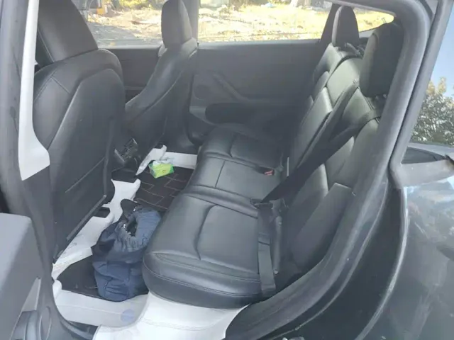Tesla Model Y — Фото автомобиля 16