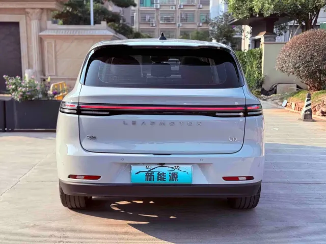 Leapmotor C10 — Фото автомобиля 10