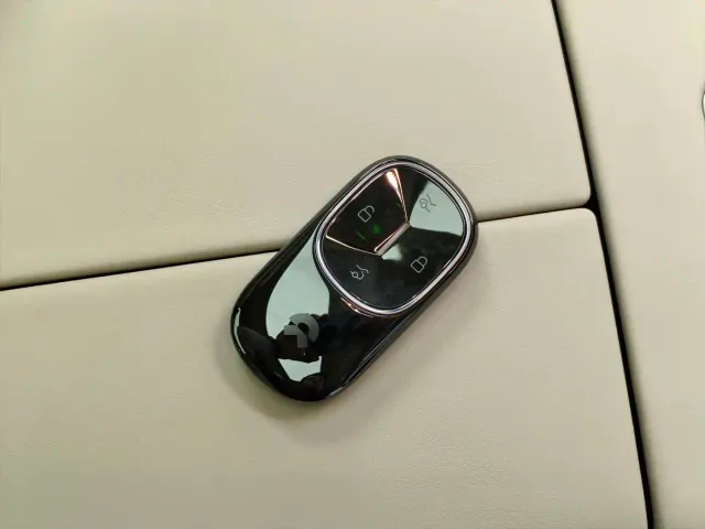 Nio ES8 — Фото автомобиля 21
