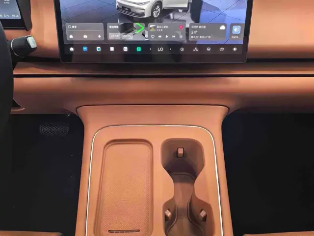 Leapmotor C10 — Фото автомобиля 7