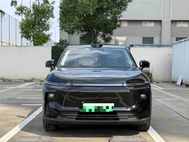 Leapmotor B10 — Фото автомобиля 2