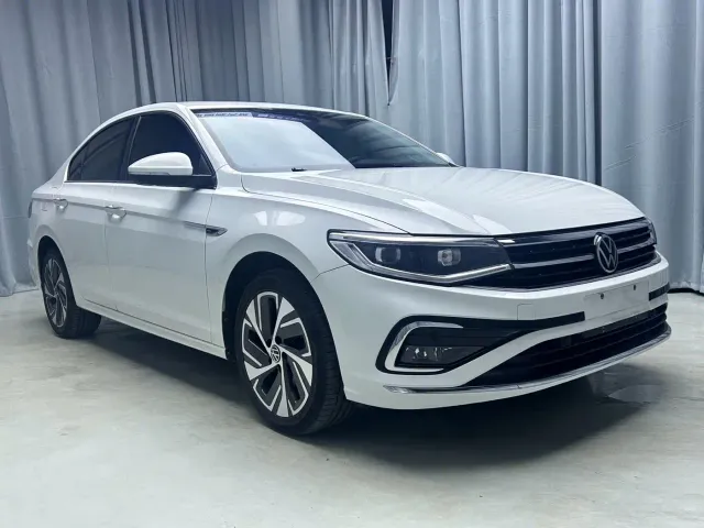 Volkswagen Bora — Фото автомобиля 3