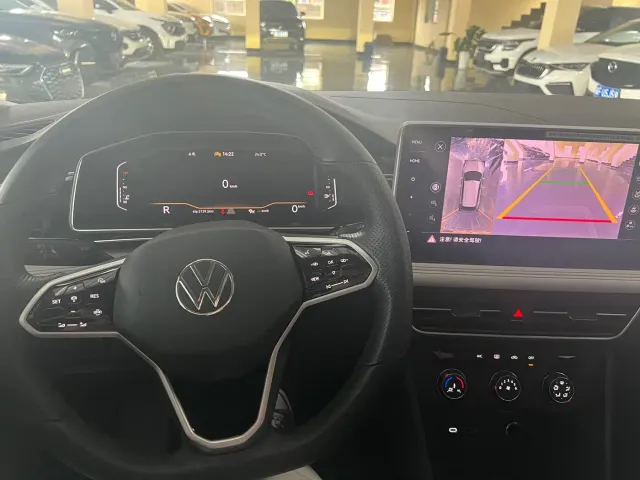 Volkswagen Tiguan L — Фото автомобиля 12