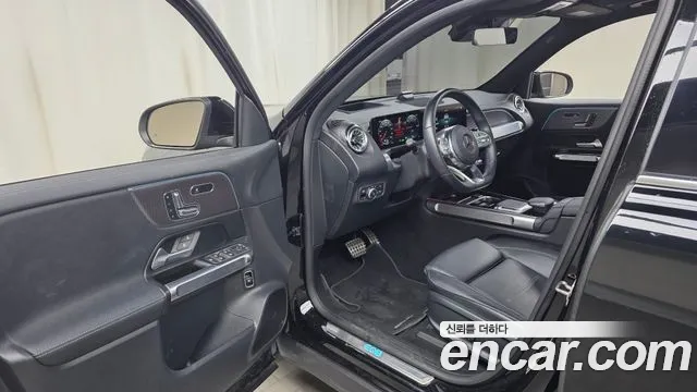 Mercedes-Benz EQB — Фото автомобиля 10