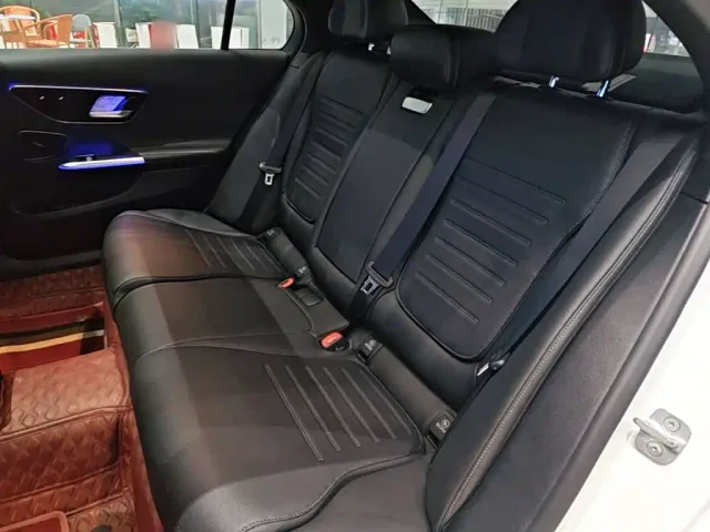 Mercedes-Benz C-Class — Фото автомобиля 16
