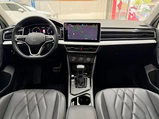 Volkswagen Tiguan L — Фото автомобиля 20