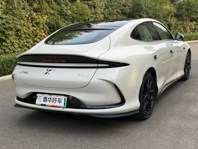 IM Motors L6 — Фото автомобиля 12