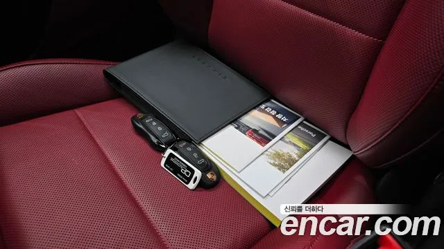 Porsche Macan Electric — Фото автомобиля 22