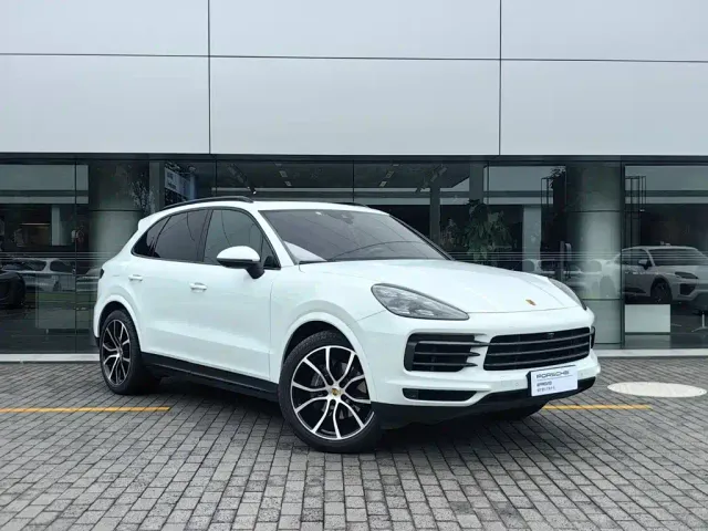 Porsche Cayenne — Фото автомобиля 14