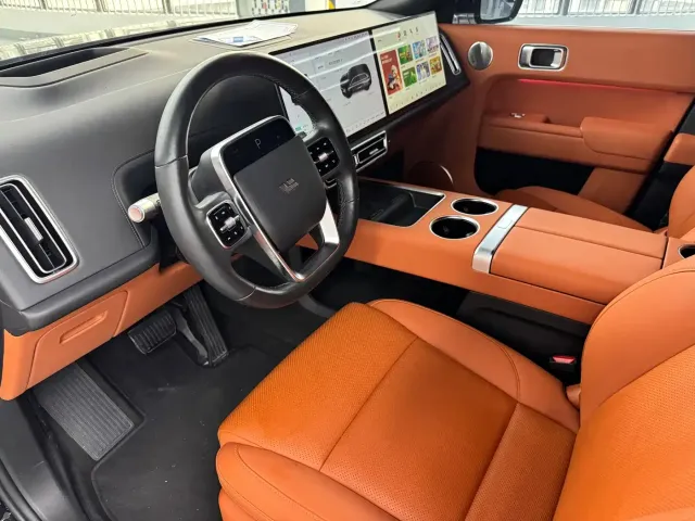 Li Auto L9 — Фото автомобиля 5
