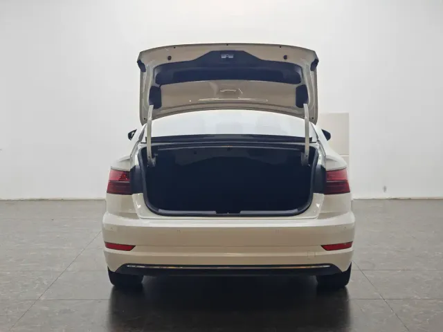 Volkswagen Sagitar — Фото автомобиля 12