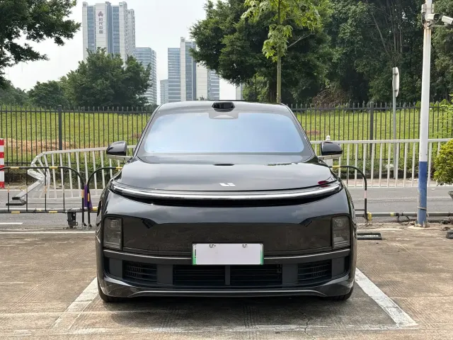 Li Auto L8 — Фото автомобиля 2