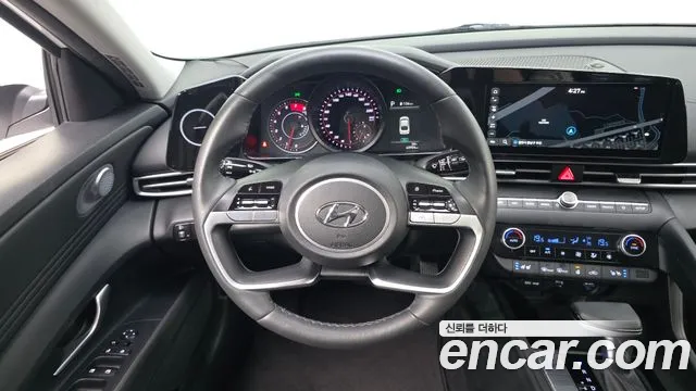 Hyundai AVANTE Avante (CN7) — Фото автомобиля 15