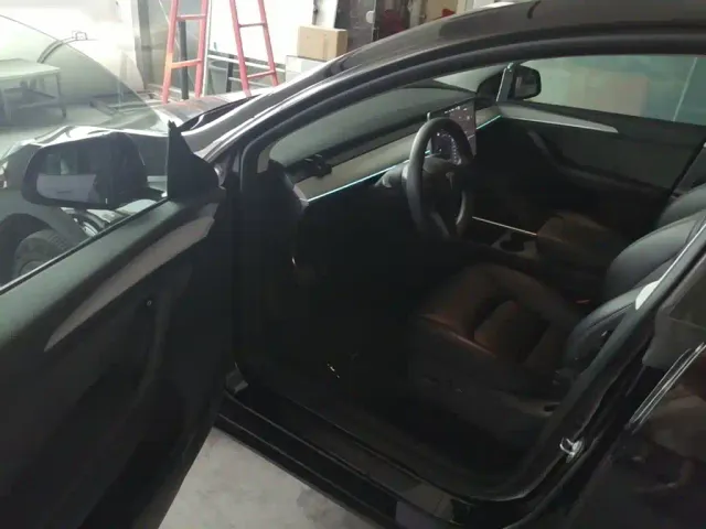 Tesla Model Y — Фото автомобиля 15