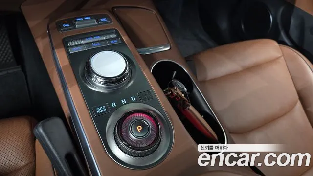 Genesis GV70 — Фото автомобиля 9