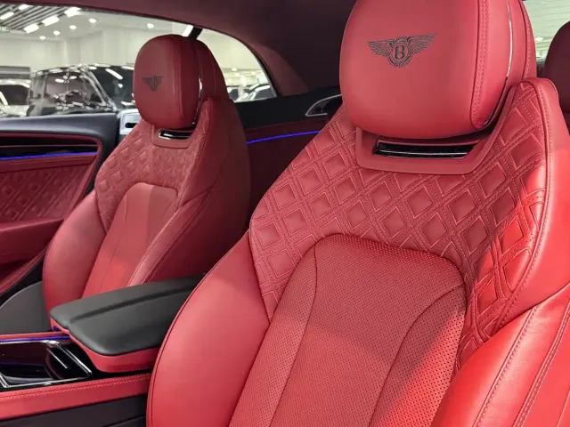 Bentley Continental — Фото автомобиля 11
