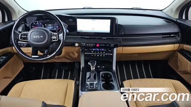 Kia Carnival Generation 4 — Фото автомобиля 10