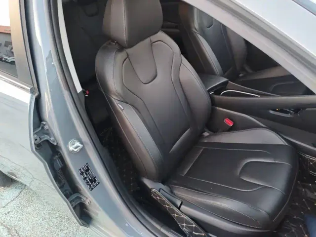 Hyundai Elantra — Фото автомобиля 24