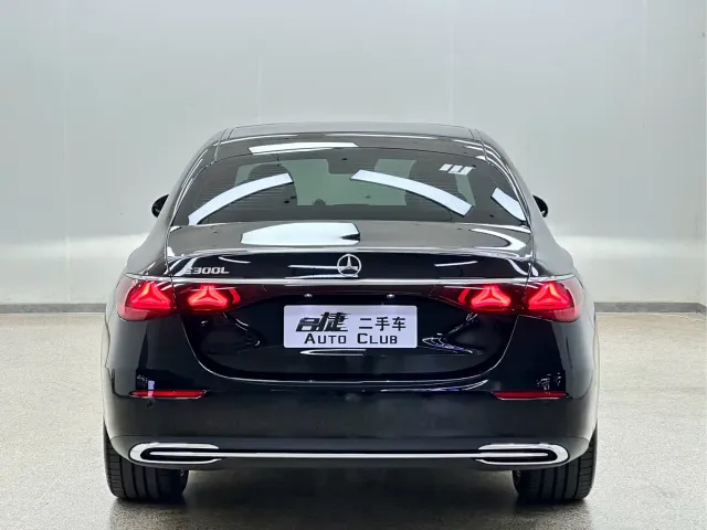 Mercedes-Benz E-Class — Фото автомобиля 6