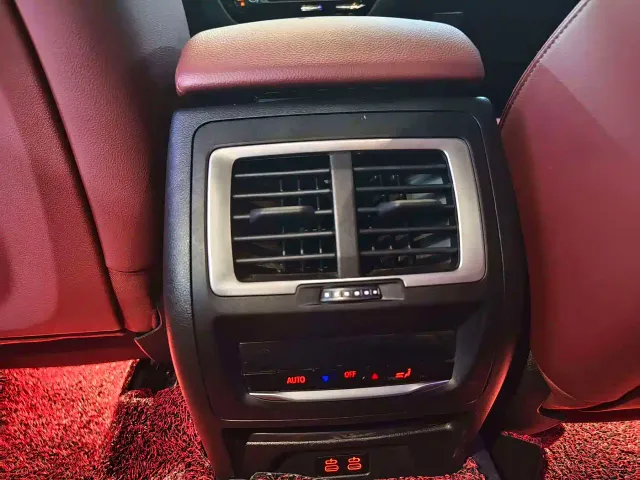 BMW BMW iX3 2023 Pioneer Type — Фото автомобиля 11