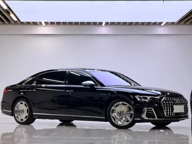 Audi A8 — Фото автомобиля 3