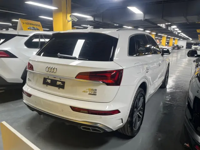 Audi Q5L — Фото автомобиля 9